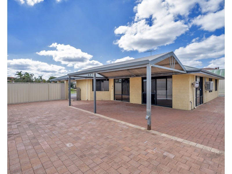 27 Silvertop Avenue, Halls Head WA 6210