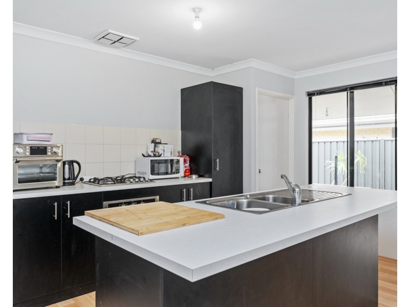 20 Blanche Crescent, Lakelands WA 6180