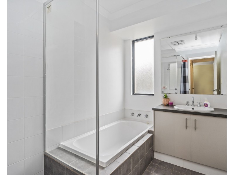 20 Blanche Crescent, Lakelands WA 6180