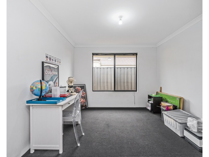 20 Blanche Crescent, Lakelands WA 6180