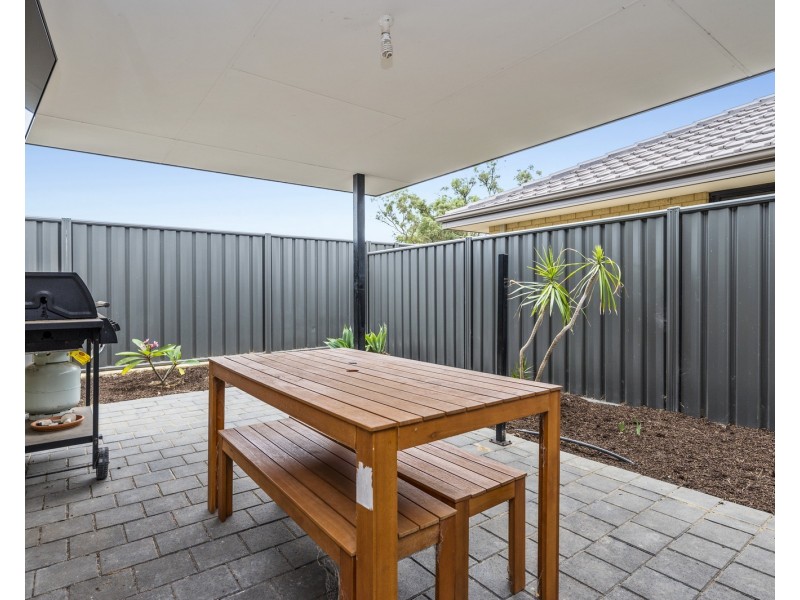 20 Blanche Crescent, Lakelands WA 6180