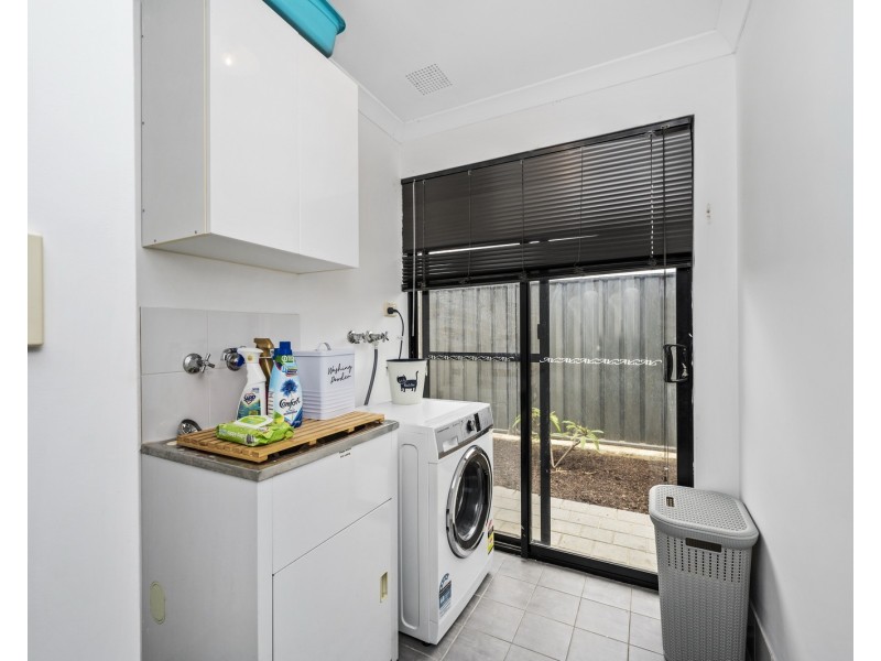 20 Blanche Crescent, Lakelands WA 6180