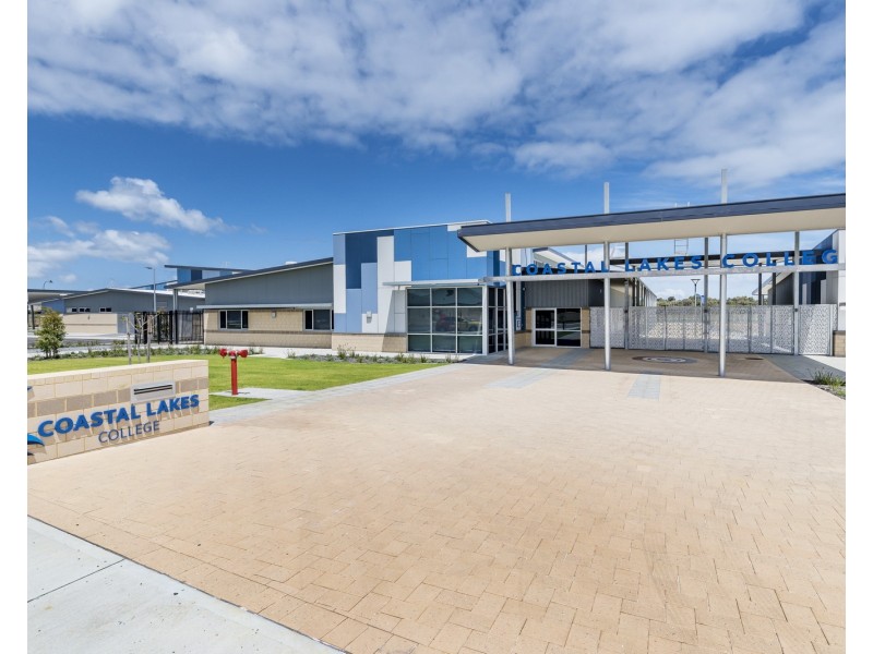 20 Blanche Crescent, Lakelands WA 6180