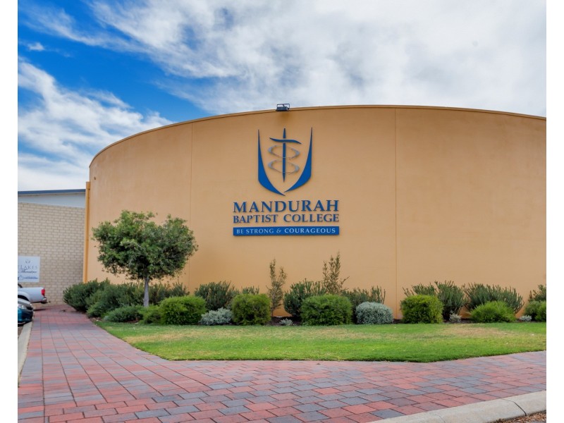 20 Blanche Crescent, Lakelands WA 6180