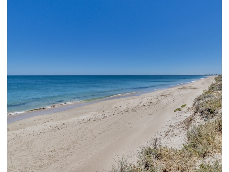 20 Blanche Crescent, Lakelands WA 6180