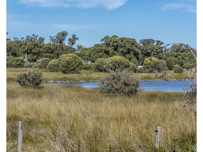 20 Blanche Crescent, Lakelands WA 6180