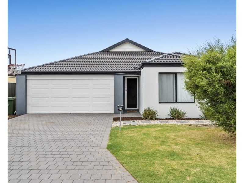 20 Blanche Crescent, Lakelands WA 6180
