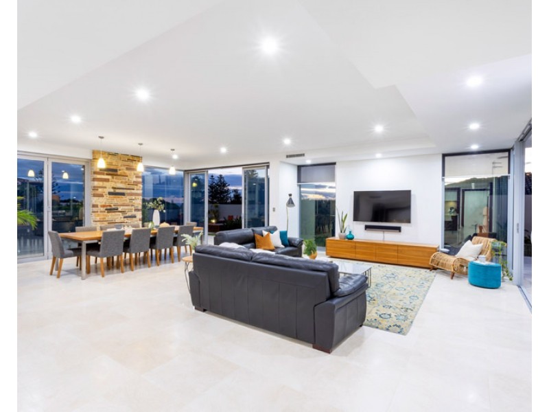 9 Catesby Street, City Beach WA 6015