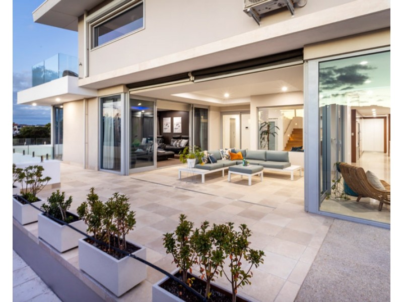 9 Catesby Street, City Beach WA 6015