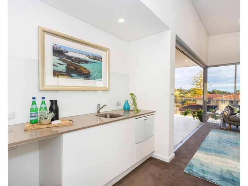 9 Catesby Street, City Beach WA 6015