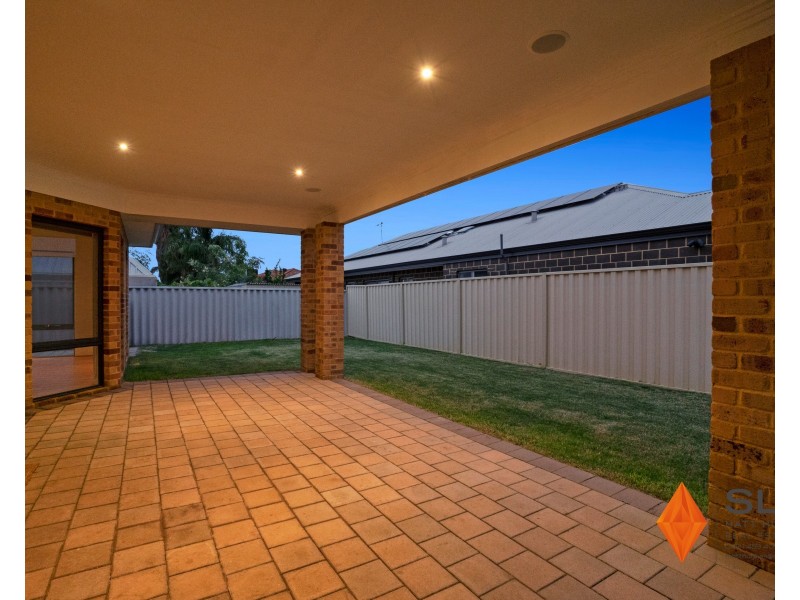 30 Waxflower Bend, Huntingdale WA 6110