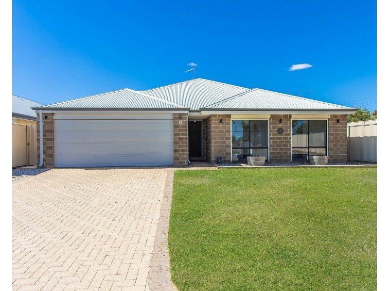 32 Sellafield Bend, Waikiki WA 6169