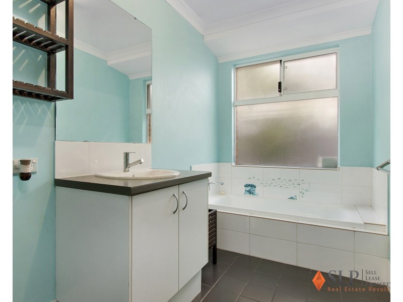 1 Golden Bay Drive, Golden Bay WA 6174