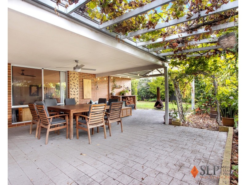 1 Golden Bay Drive, Golden Bay WA 6174