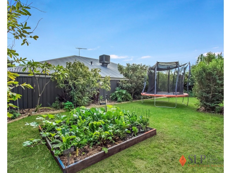 1 Golden Bay Drive, Golden Bay WA 6174