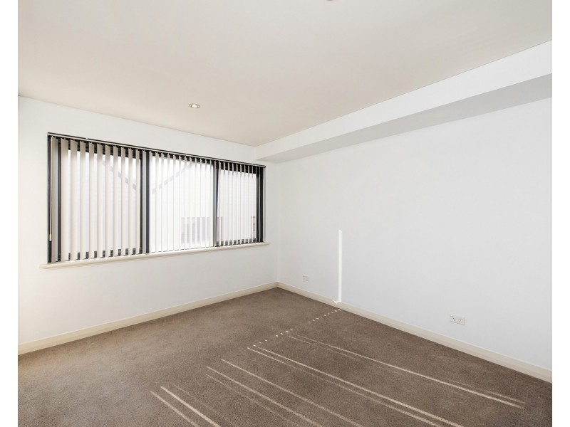 7/3 Galileo Loop, Mandurah WA 6210