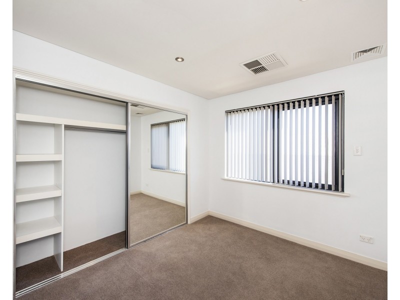 7/3 Galileo Loop, Mandurah WA 6210