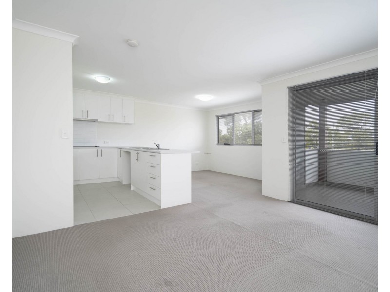 4A/42 Hilory Street, Coolbellup WA 6163