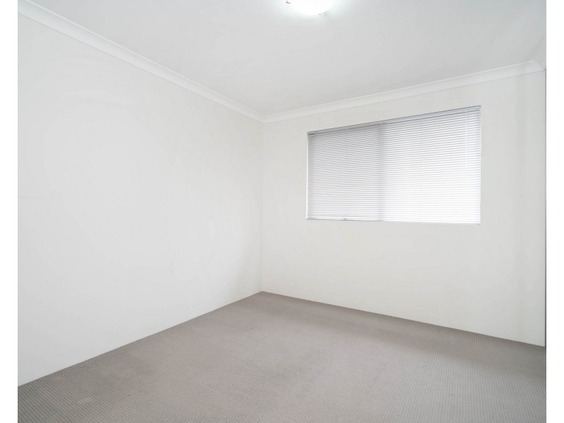 4A/42 Hilory Street, Coolbellup WA 6163