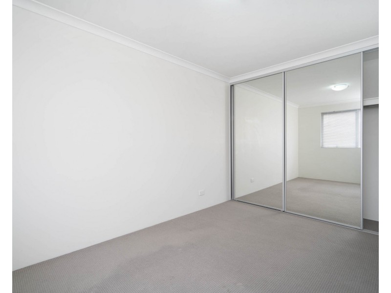 4A/42 Hilory Street, Coolbellup WA 6163