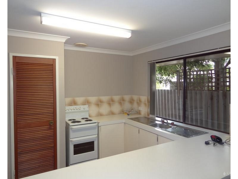 2A Sandalwood Parade, Halls Head WA 6210