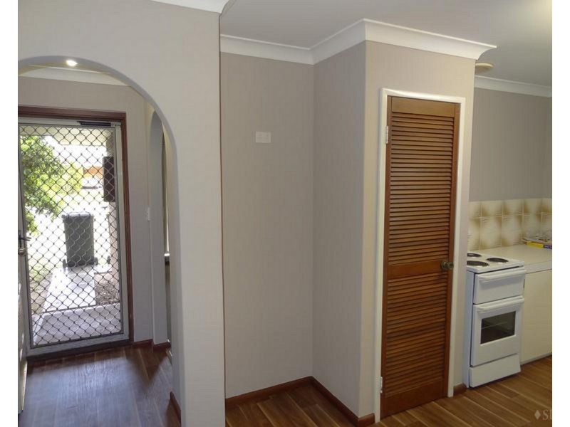 2A Sandalwood Parade, Halls Head WA 6210