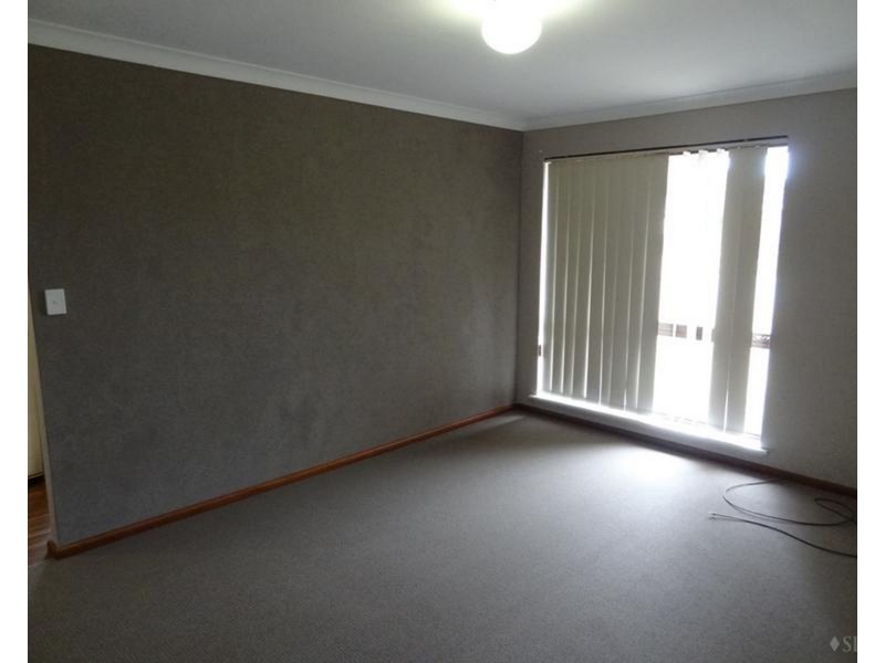 2A Sandalwood Parade, Halls Head WA 6210
