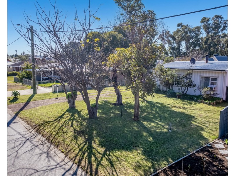 28 Kitchener Street, Dudley Park WA 6210