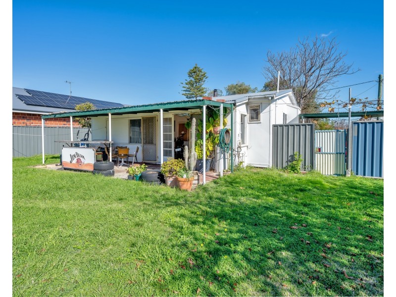 28 Kitchener Street, Dudley Park WA 6210