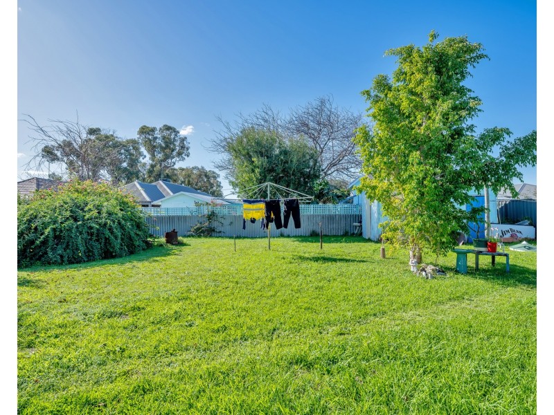 28 Kitchener Street, Dudley Park WA 6210