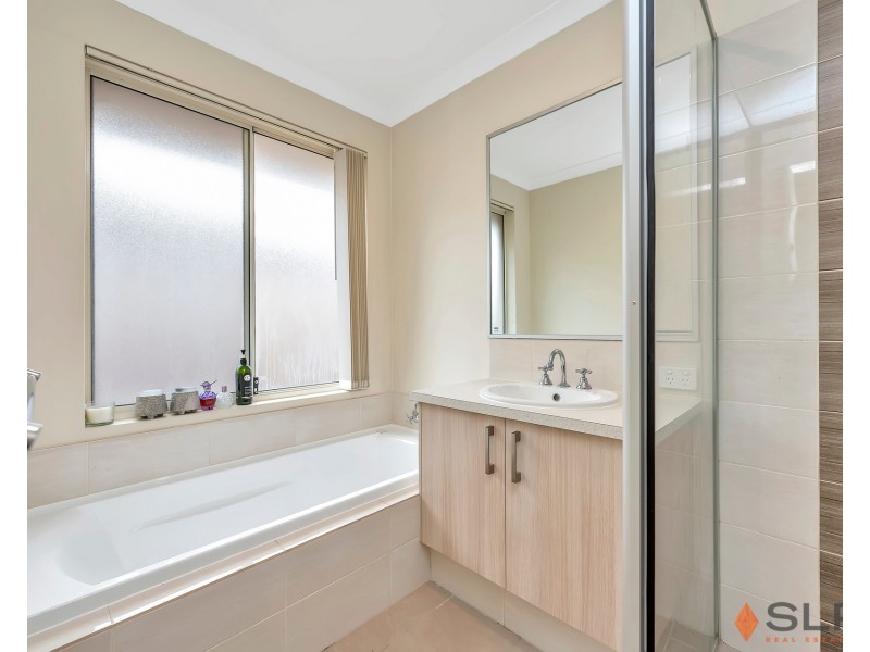 52 Aquamarine Parade, Karnup WA 6176