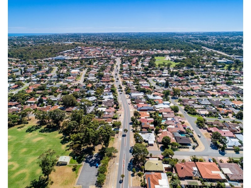 122A Glengarry Drive, Duncraig WA 6023