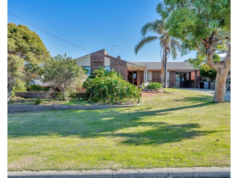 16 Muir Place, Halls Head WA 6210