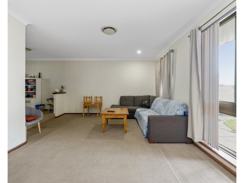 16 Muir Place, Halls Head WA 6210