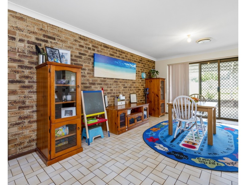 16 Muir Place, Halls Head WA 6210