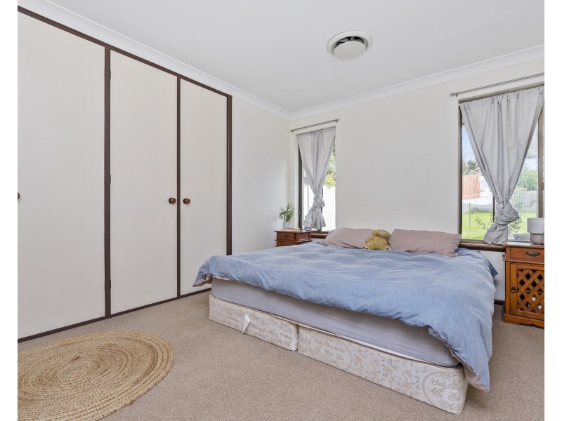 16 Muir Place, Halls Head WA 6210