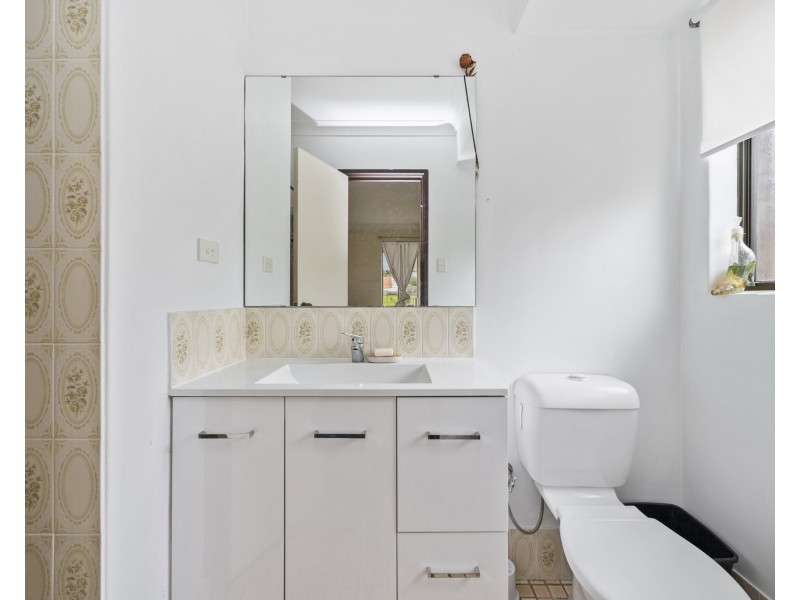 16 Muir Place, Halls Head WA 6210