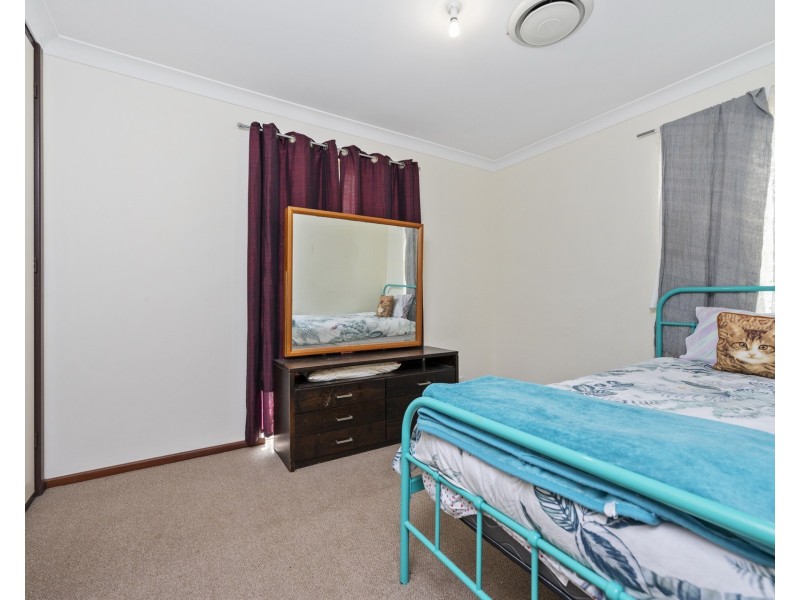 16 Muir Place, Halls Head WA 6210