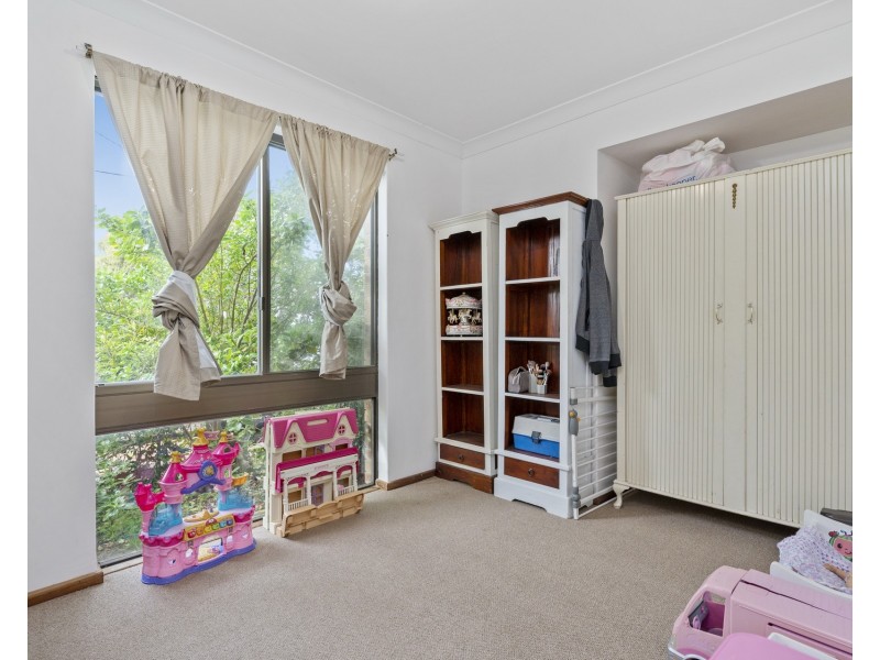 16 Muir Place, Halls Head WA 6210