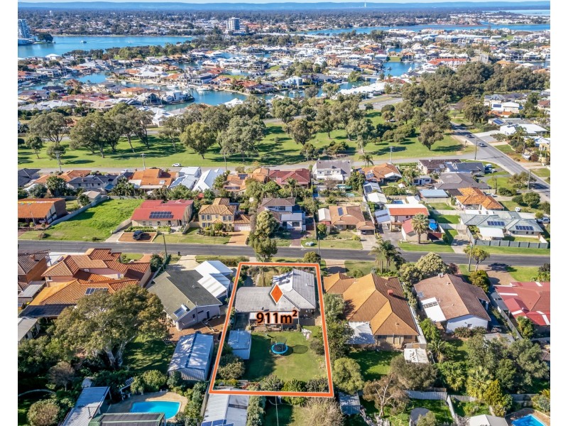 16 Muir Place, Halls Head WA 6210