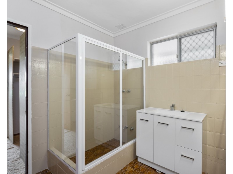 14 Tasker Street, Halls Head WA 6210