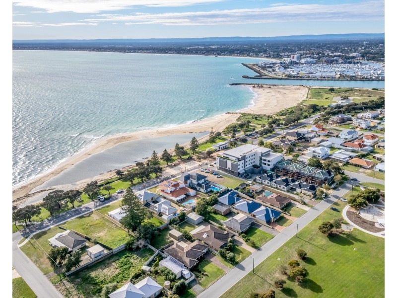 14 Tasker Street, Halls Head WA 6210