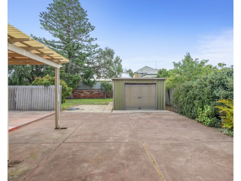 14 Tasker Street, Halls Head WA 6210