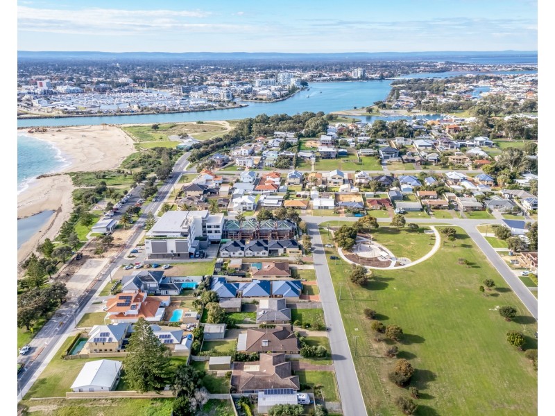 14 Tasker Street, Halls Head WA 6210