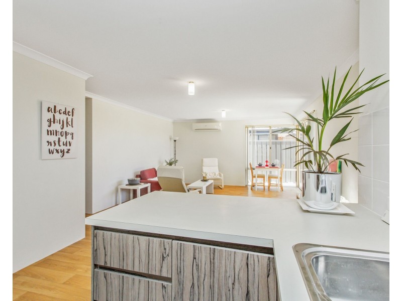18/1 Cottonwood Drive, Baldivis WA 6171