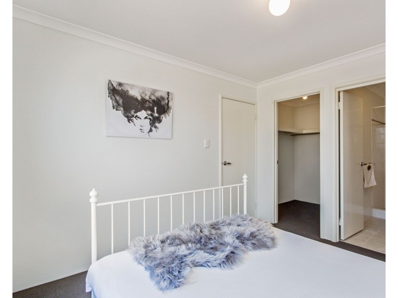 18/1 Cottonwood Drive, Baldivis WA 6171