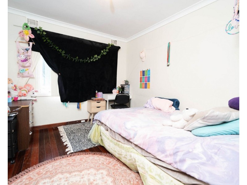 10 Salcott Road, Girrawheen WA 6064