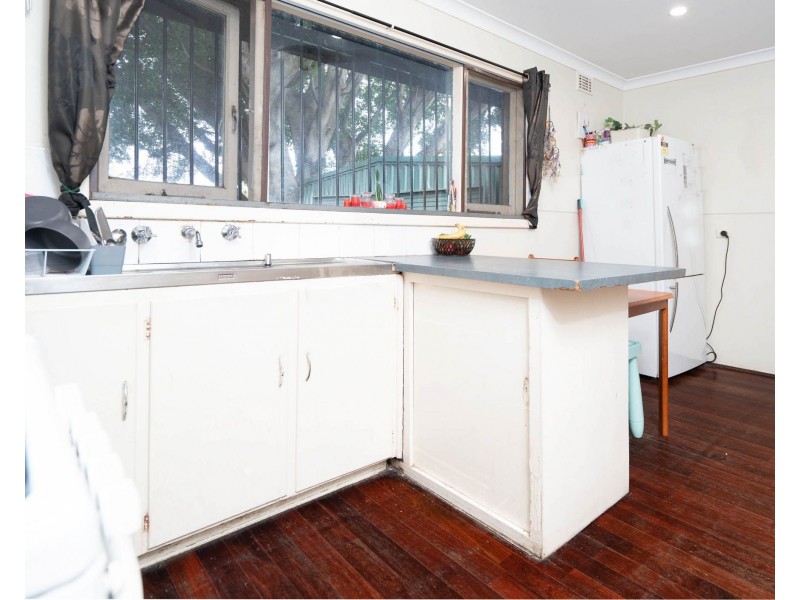 10 Salcott Road, Girrawheen WA 6064