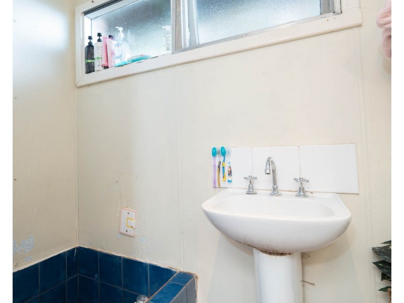 10 Salcott Road, Girrawheen WA 6064