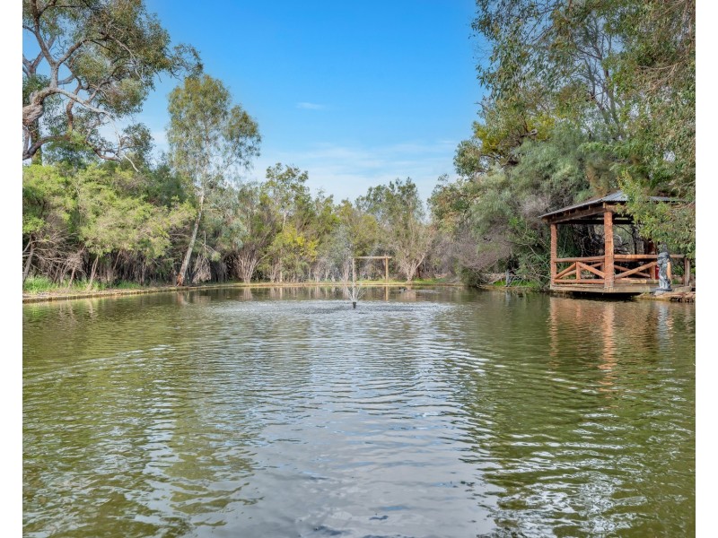 70 Watson Drive, Barragup WA 6209